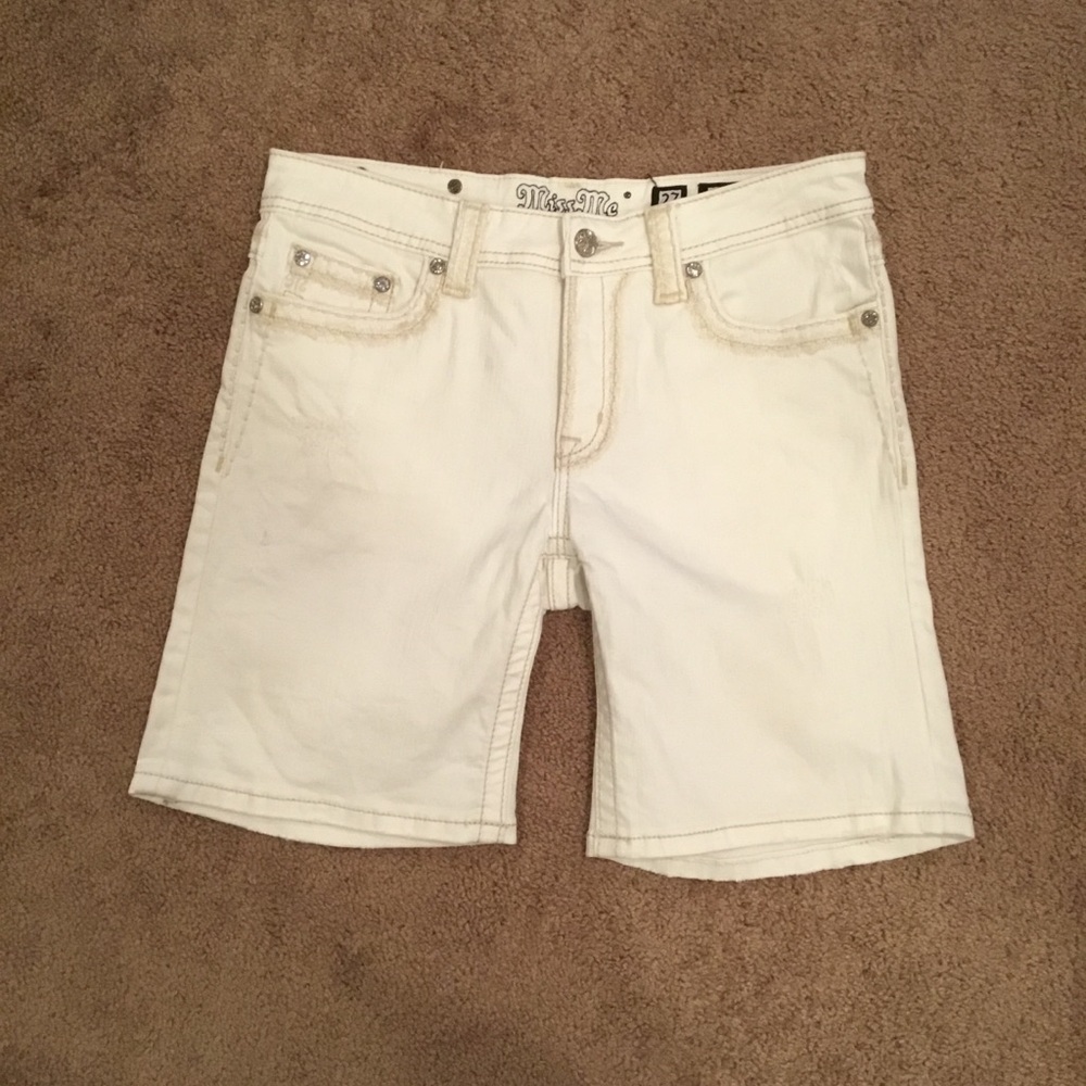 Miss Me White Jean Shorts Classic Fit